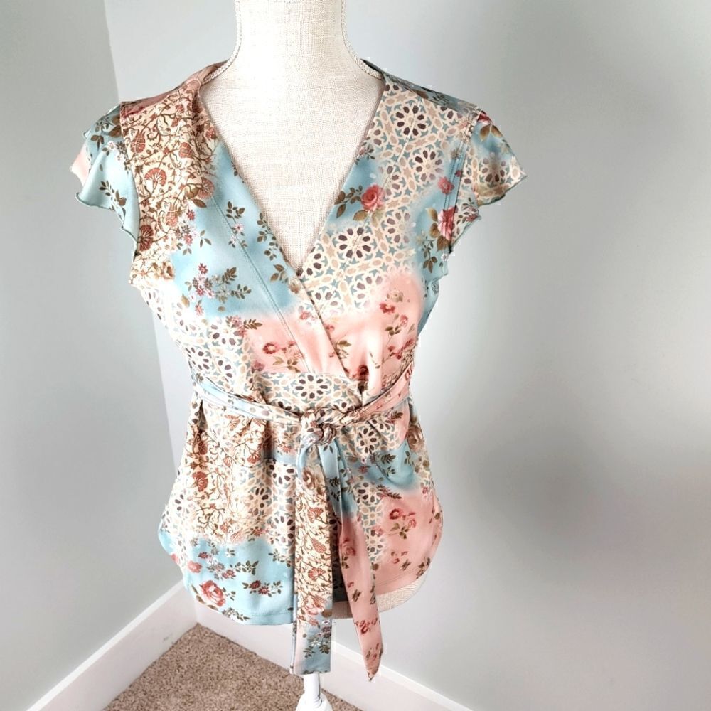 Xhilaration Faux Wrap V Neck Tie Waist Cap Sleeve Top Size Medium